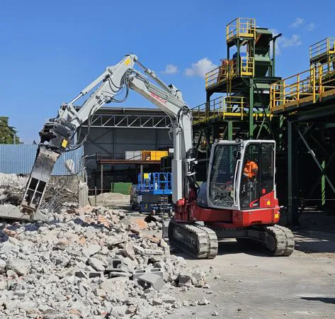 NOLEGGIO MINIESCAVATORI TAKEUCHI
