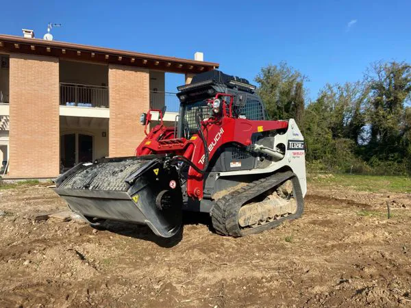NOLEGGIO MINIPALE CINGOLATE